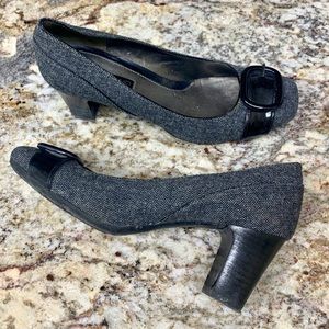 Bandolino gray tweed heels